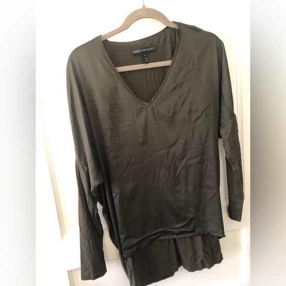 Professional top - Picture 1 of 3